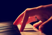 FB赛事直播-当梅西遇上姆巴佩：英超之巅的世纪对决